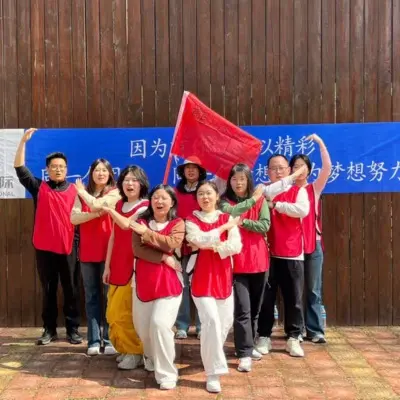 lj elevators red team group photo