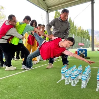 lj elevator game teamwork