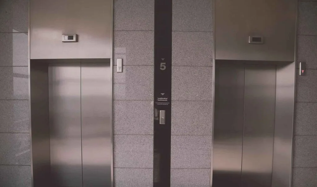gearless traction elevator